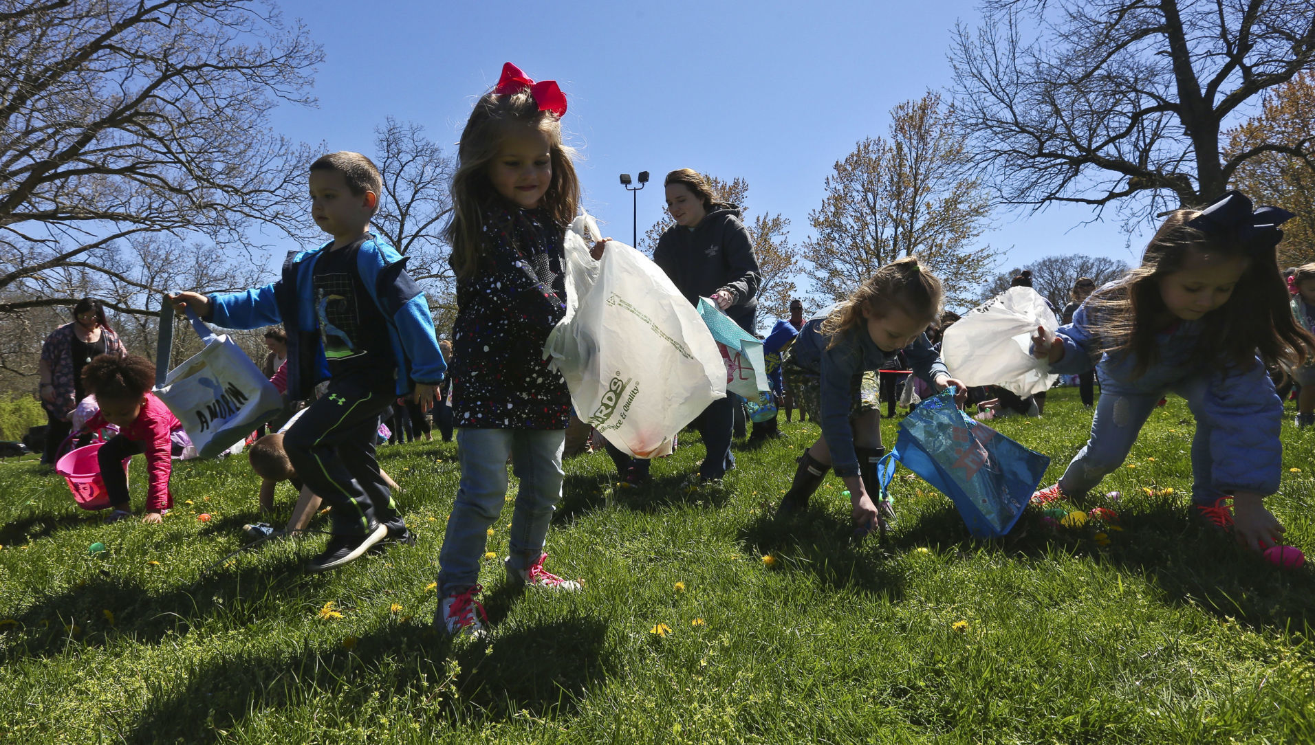Critter_Egg_Hunt 17 4.20.19.JPG